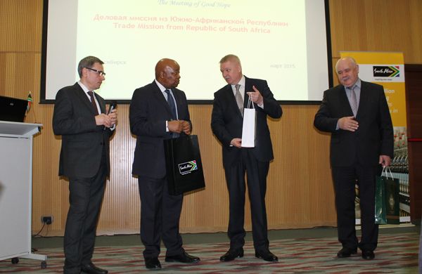 Страусятина, устрицы и лимоны из ЮАР могут появиться на прилавках магазинов Новосибирска