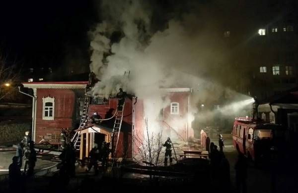 Школа «Экселенс» горела в Новосибирске