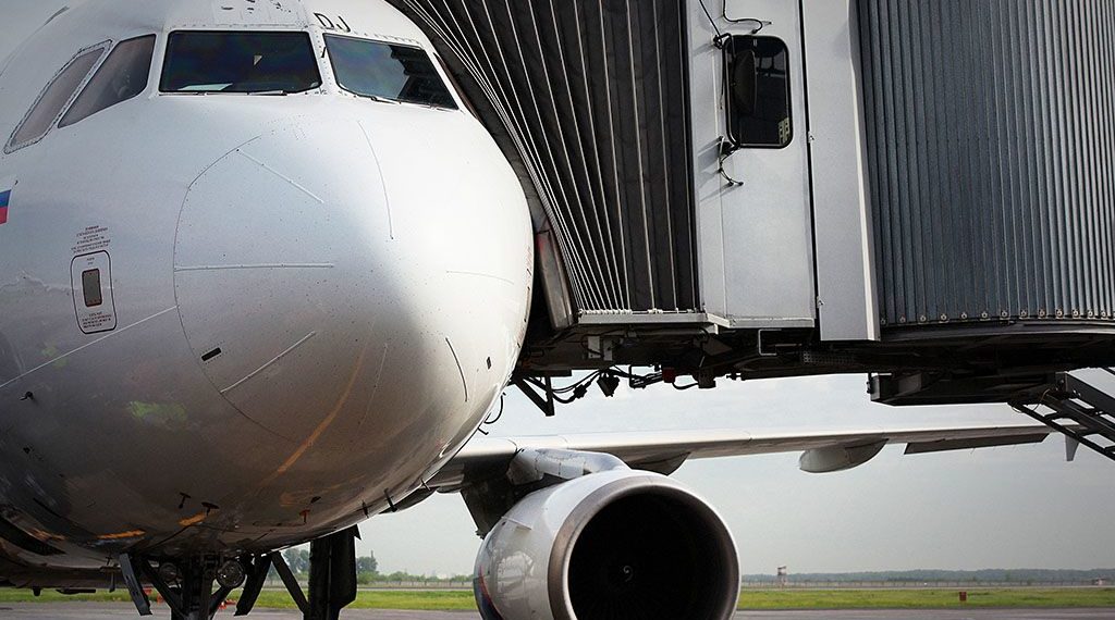 Авиаперелеты из Новосибирска в Москву подешевели в два раза