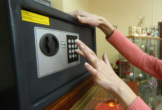 Вынесен приговор гражданке, присвоившей деньги из сейфа магазина «Лимон»