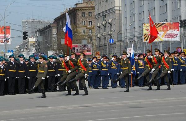 Три тысячи военных и 70 единиц техники пройдут парадом по Новосибирску 9 мая