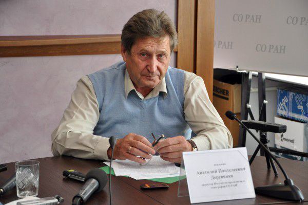 Михаил Шуньков сменил Анатолия Деревянко на посту директора Института археологии и этнографии СО РАН