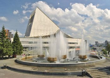 Накануне Дня Победы в Новосибирске заработает 15 городских фонтанов