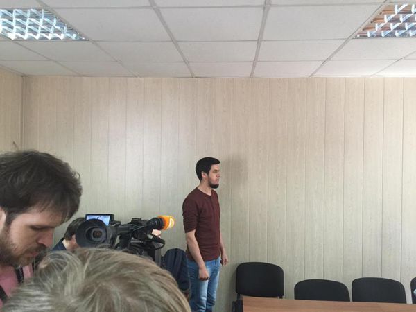 Артем Лоскутов арестован на 10 суток, суд продолжается