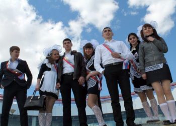 Последние звонки прозвучали сегодня в новосибирских школах