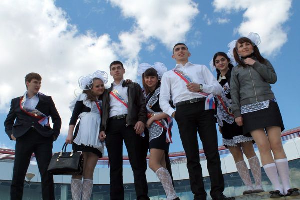 Последние звонки прозвучали сегодня в новосибирских школах