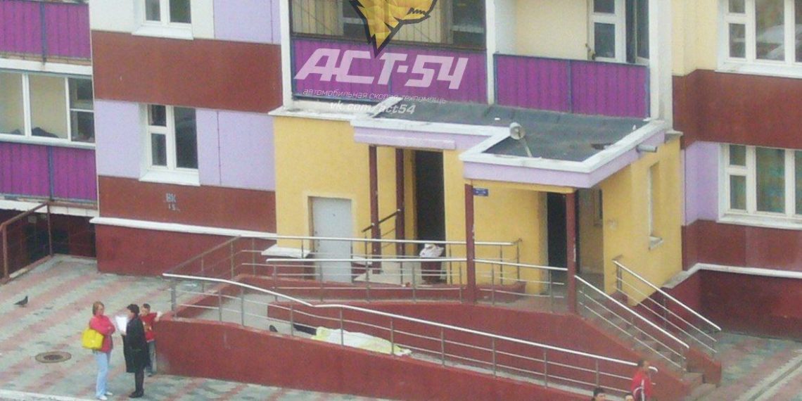 Парень, выпавший с 14 этажа в Первомайском районе, возможно, был наркоманом