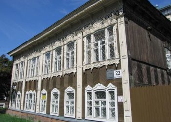 Здание школы «Экселенс», сгоревшее в середине апреля, обещают восстановить к августу