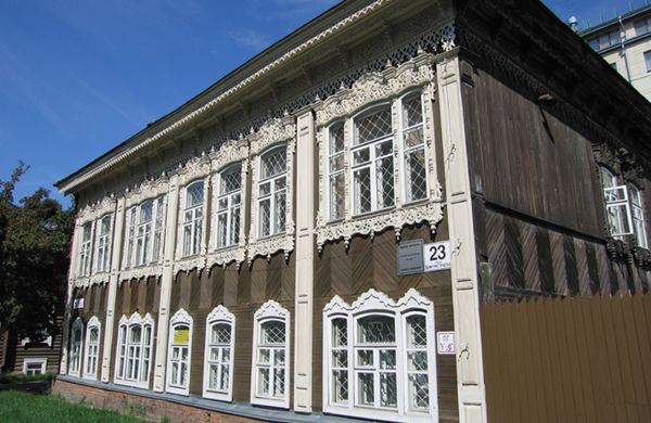 Здание школы «Экселенс», сгоревшее в середине апреля, обещают восстановить к августу