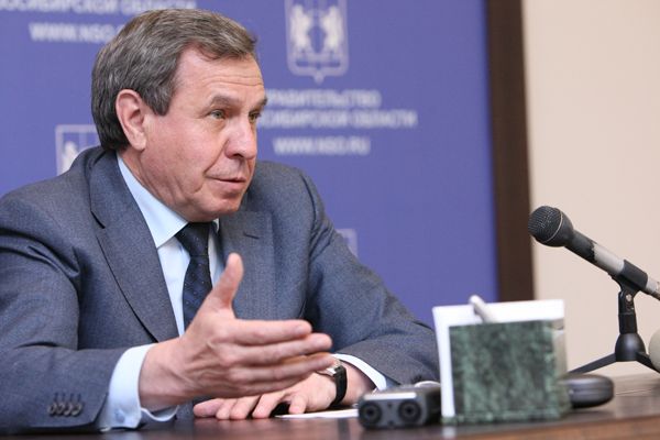 Нового начальника управления автодорог НСО и Госжилинспекции представил сегодня губернатор