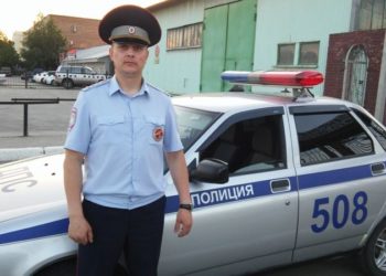 Новосибирский полицейский поймал за руку мужчину, прыгнувшего с Димитровского моста