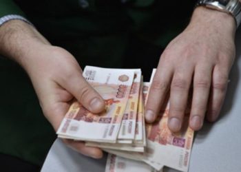 Тренер новосибирской спортшколы организовал канал по выводу денег за рубеж – ФСБ