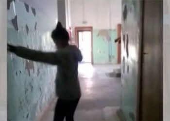 «Соцзащитница» «посылает» в Турцию родителей, которым не нравится дырявый потолок и туалет на 30 детей