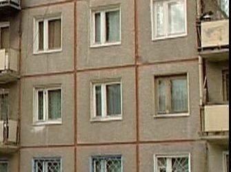 Двухлетний ребенок вывалился из окна третьего этажа на Затулинке