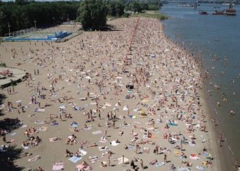 Первые три пляжа открылись в Новосибирском регионе