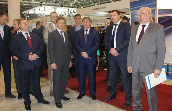 Суд оштрафовал министра транспорта НСО за отказ рассмотреть заявление от перевозчика