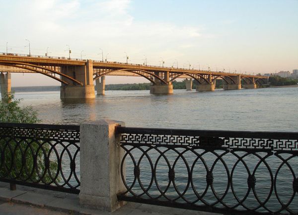 Спасатели отвели от смерти молодую самоубийцу