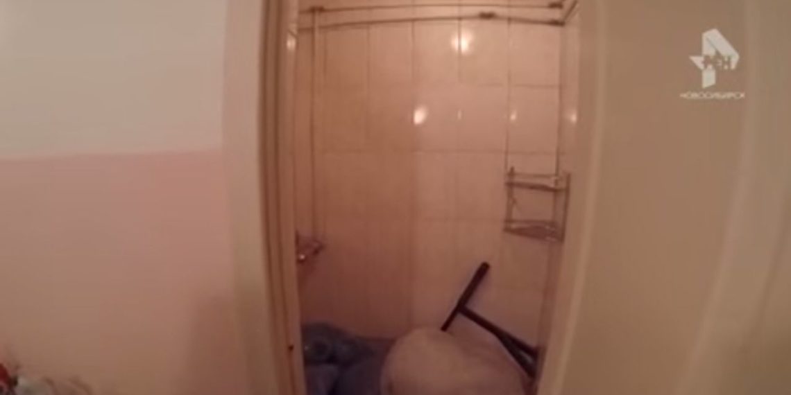 Студенты Новосибирской консерватории живут по соседству с плесенью, грязью и неработающими душевыми