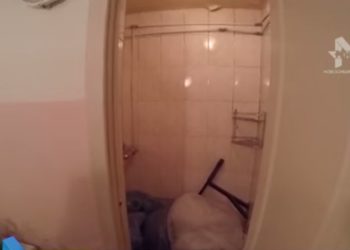 Студенты Новосибирской консерватории живут по соседству с плесенью, грязью и неработающими душевыми