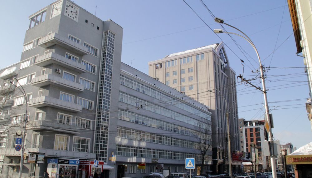 На доме Крайснабсбыта вновь пошли часы