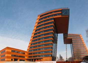 Власти объяснили почти 30-кратный рост убытков Академпарка промедлением с дотациями