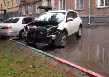 На улице Пархоменко жулики разобрали «Тойоту» на запчасти