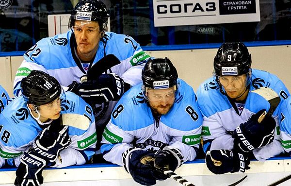 «Сибирь» начинает свой хоккейный марафон