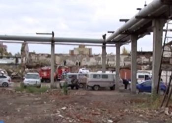 Прокуратура проверяет причины обрушения здания в Заельцовском районе (видео)