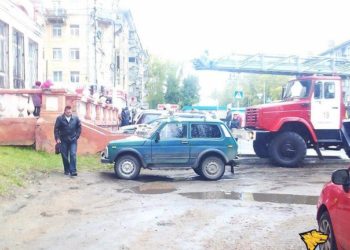 Горит 12-я поликлиника в Дзержинском районе Новосибирска