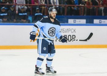 Нападающий «Сибири» Моня из-за травмы на три месяца выбыл из строя