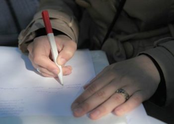 Воспитатель отравившихся спайсом девочек уволилась из детского сада