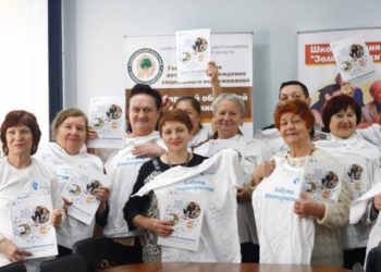 Старшее поколение Новосибирска изучает «азбуку Интернета»