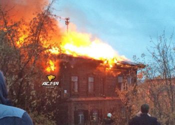 На улице Маковского произошел пожар в деревянном доме бывшего общежития