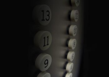 Разбойник-рецидивист осужден в Новосибирске за серию нападений на женщин в лифтах