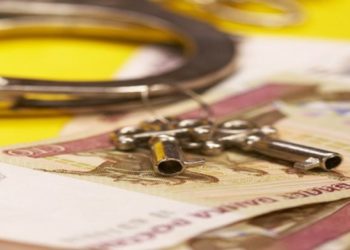 Коллеги советника юстиции Потаповой начали проверять приставов по ее долгу в 0,5 млн рублей