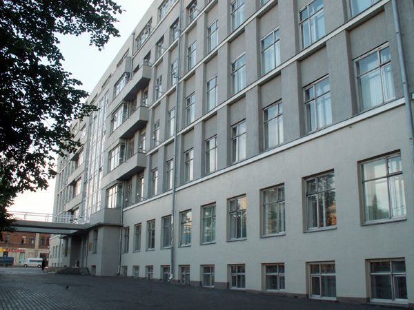 Число новосибирских чиновников за год увеличилось почти на пять процентов