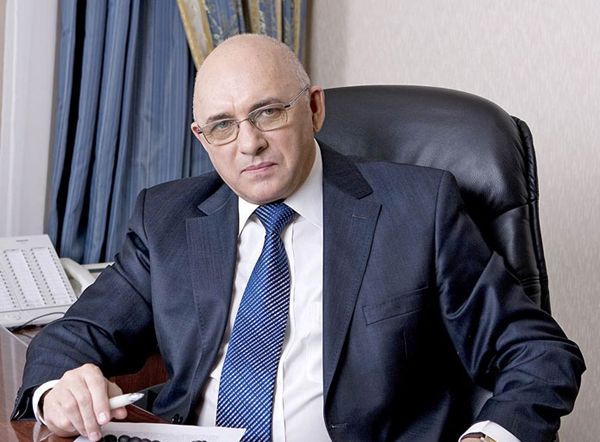 Сергей Пыхтин подарил Тогучинской библиотеке годовую подписку на газету