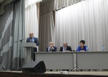 «Нужно убрать все горки и качели из детских садов — это травмоопасно»