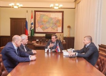 Фастовский останется генменеджером хоккейной «Сибири» еще на два года