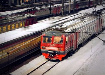 Электричка внезапно остановилась на пути из Коченево в Новосибирск