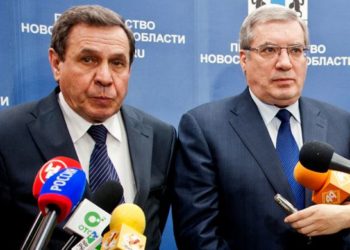 Бывший губернатор НСО упал на дно рейтинга эффективности, действующий закрыл год в «плюсе»