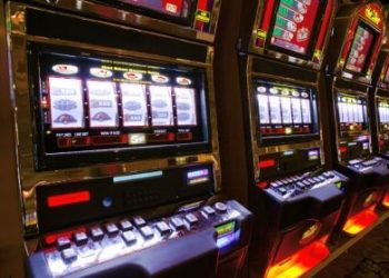 На вокзале Новосибирск-Главный работал зал игровых автоматов