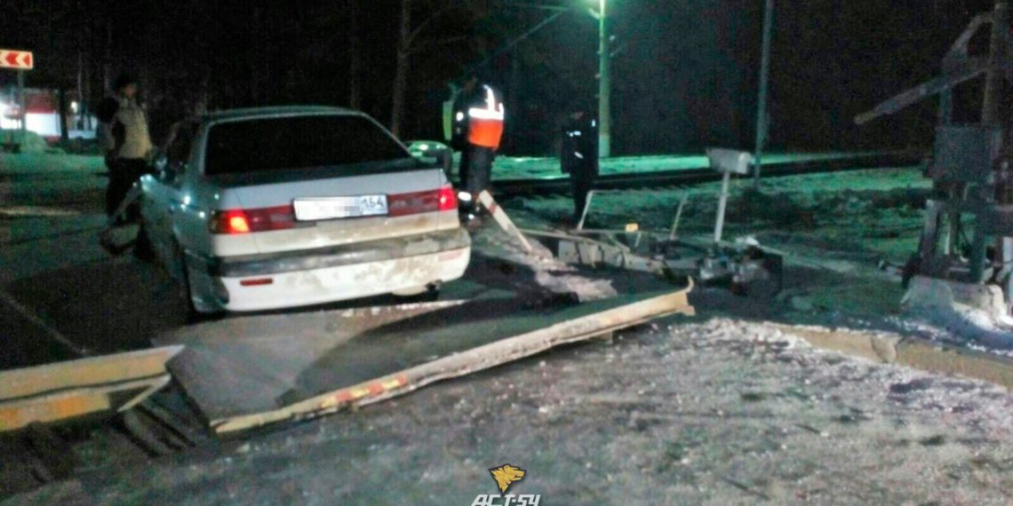 Угонщик причинил ущерб железной дороге, удирая от полицейских (фото)