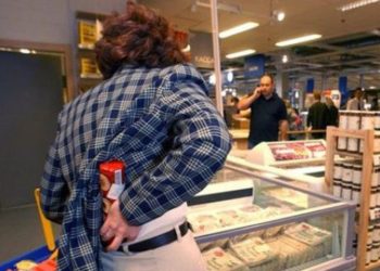 Четыре года тюрьмы грозит женщине за кражу продуктов из магазина в Академгородке