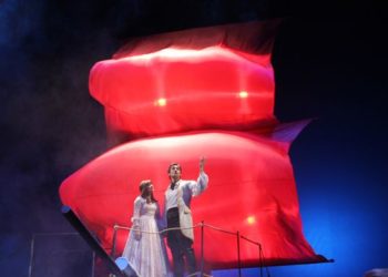 Закулисье театра-«корабля» и экскурс по романам Достоевского: в Новосибирске отметили День театра