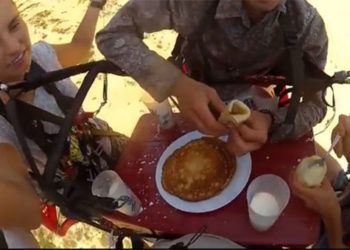 Новосибирский экстремал отметил масленицу на 300-метровой высоте (видео)