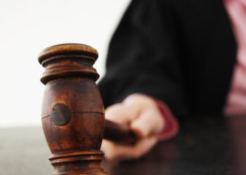 Четыре года воспитательной колонии получила школьница за доставку наркотиков из Красноярска