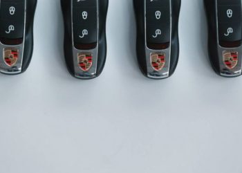 Банк «Открытие» добивается банкротства новосибирского дилера Porshe