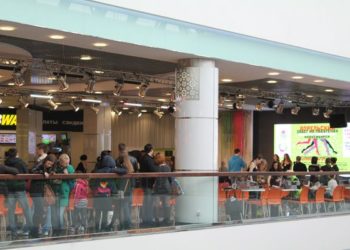 За золотым лабутеном