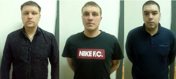 Трое бандитов, отобравших у новосибирца полмиллиона рублей, задержаны полицией